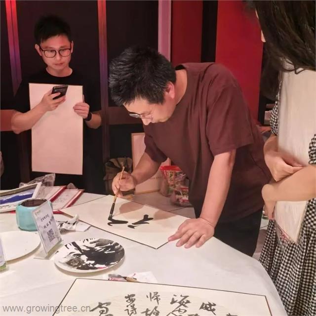 奥莱1.jpg 奥莱1.jpg