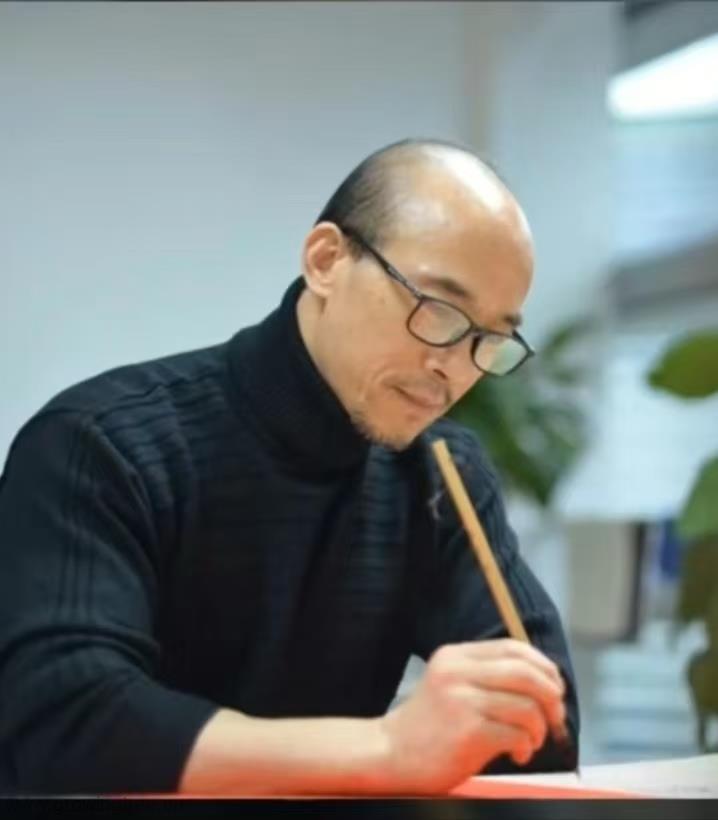 秦志坚.jpg 秦志坚.jpg